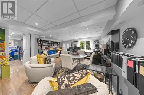 24 Hackett Street Ottawa ON K1V 0P7