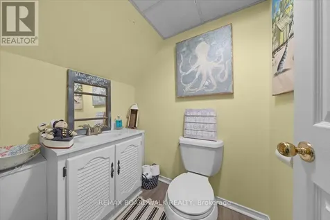 24 Hackett Street Ottawa ON K1V 0P7