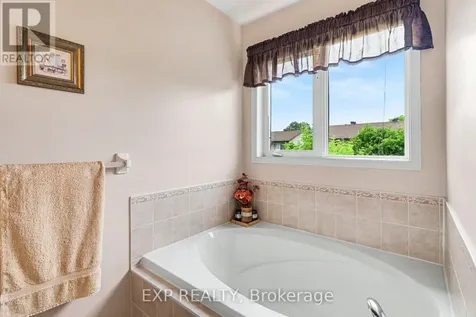 235 Station Boulevard Ottawa ON K1G 6L8