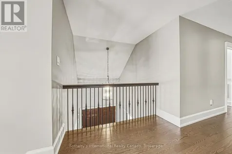 476 Patricia Drive Burlington (bayview) ON L7T 1K2