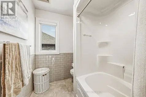 476 Patricia Drive Burlington (bayview) ON L7T 1K2