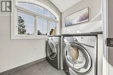 476 Patricia Drive Burlington (bayview) ON L7T 1K2