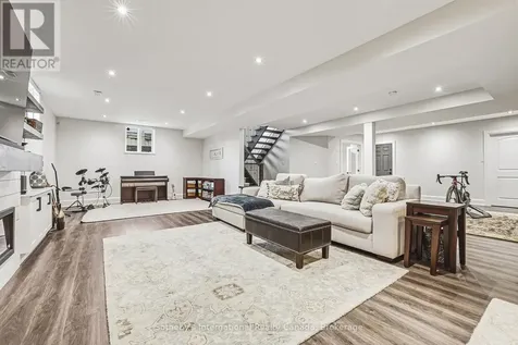 476 Patricia Drive Burlington (bayview) ON L7T 1K2