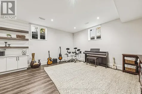 476 Patricia Drive Burlington (bayview) ON L7T 1K2