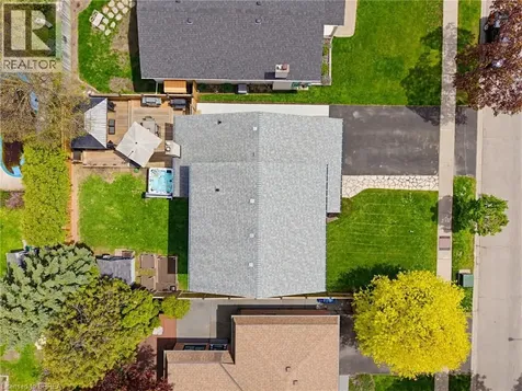 24 Magnolia Street Brantford ON N3R 1P8