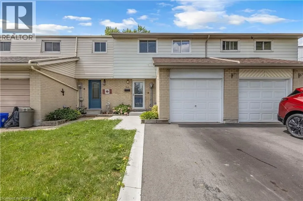 210 Golden Orchard Drive Hamilton ON L9C 6J7