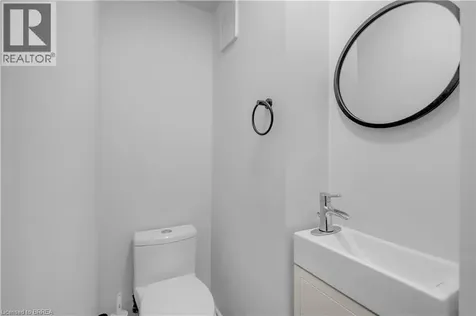 210 Golden Orchard Drive Hamilton ON L9C 6J7