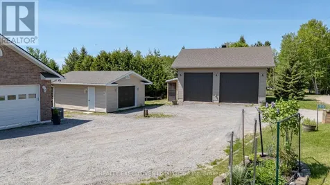 910 Nosbonsing Park Road East Ferris ON P0H 1K0