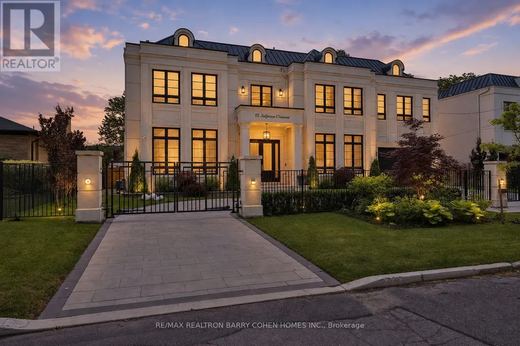 15 Sulgrave Crescent Toronto (st. Andrew-windfields) ON M2L 1W5