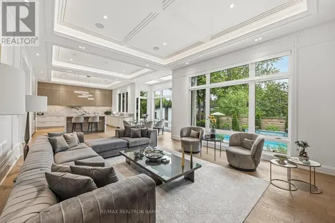 15 Sulgrave Crescent Toronto (st. Andrew-windfields) ON M2L 1W5