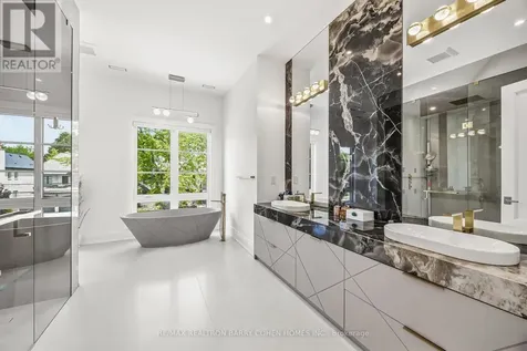 15 Sulgrave Crescent Toronto (st. Andrew-windfields) ON M2L 1W5