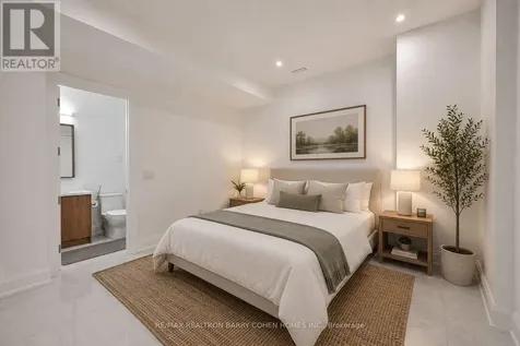 15 Sulgrave Crescent Toronto (st. Andrew-windfields) ON M2L 1W5
