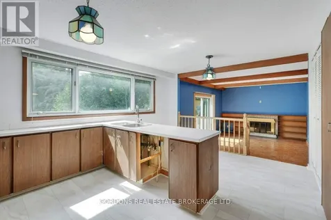 35 Aleutian Road Ottawa ON K2H 7C7