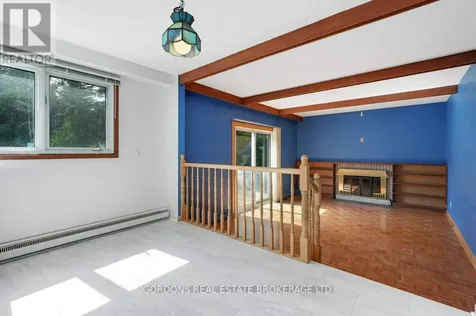 35 Aleutian Road Ottawa ON K2H 7C7