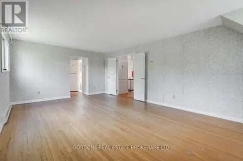 35 Aleutian Road Ottawa ON K2H 7C7