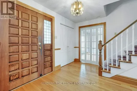 35 Aleutian Road Ottawa ON K2H 7C7