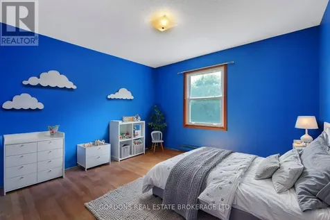 35 Aleutian Road Ottawa ON K2H 7C7