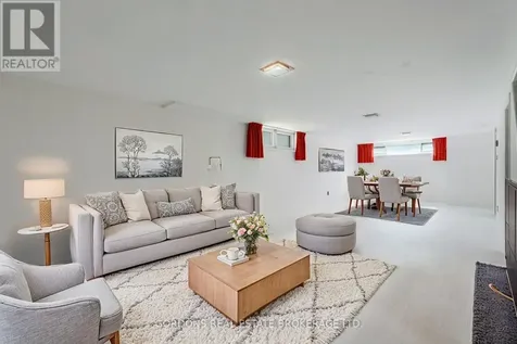 35 Aleutian Road Ottawa ON K2H 7C7