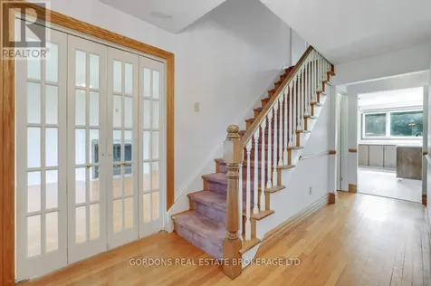 35 Aleutian Road Ottawa ON K2H 7C7