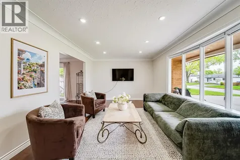 2958 Lloyd George Boulevard Windsor ON N8T 2V1