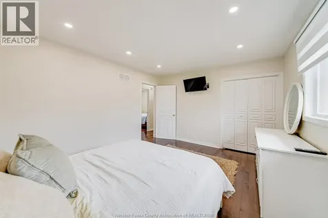 2958 Lloyd George Boulevard Windsor ON N8T 2V1