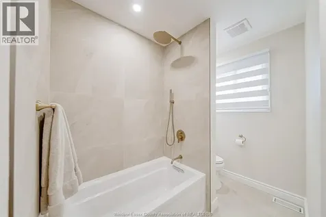 2958 Lloyd George Boulevard Windsor ON N8T 2V1