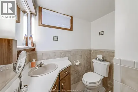 2958 Lloyd George Boulevard Windsor ON N8T 2V1