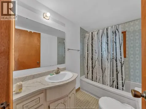 1418 Pillette Road Windsor ON N8Y 3B9