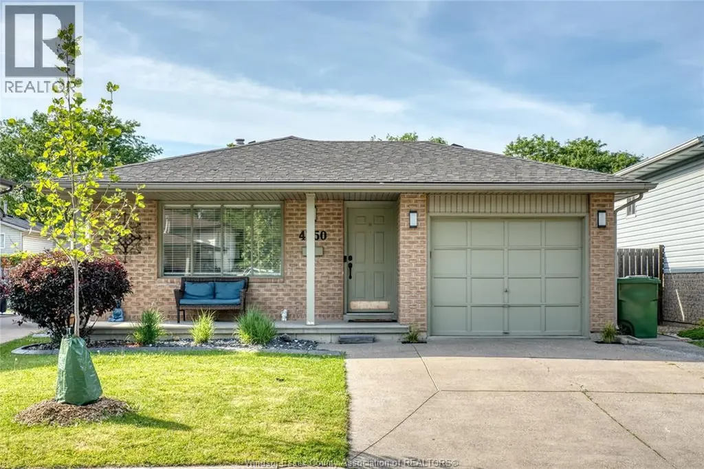 4750 Theresa Place Windsor ON N8T 3M8