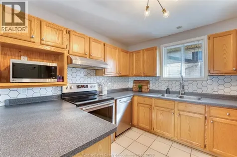 4750 Theresa Place Windsor ON N8T 3M8