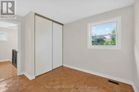 4 Gowrie Drive Ottawa ON K2L 2S4