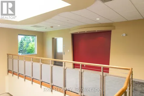 31 Auriga Drive Ottawa ON K2E 1C4