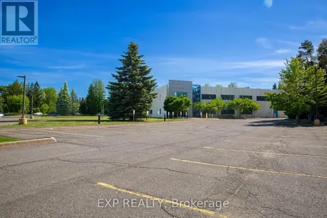 31 Auriga Drive Ottawa ON K2E 1C4