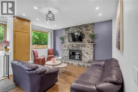 11 Tutela Heights Road Brantford ON N3T 1A2
