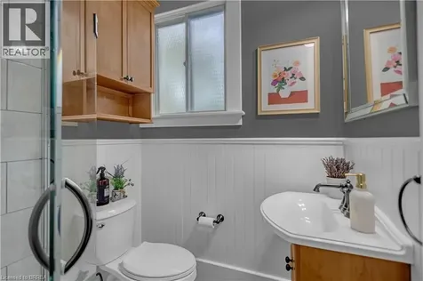 11 Tutela Heights Road Brantford ON N3T 1A2