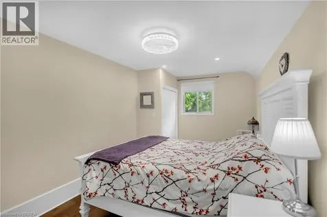 11 Tutela Heights Road Brantford ON N3T 1A2