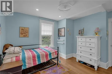 11 Tutela Heights Road Brantford ON N3T 1A2