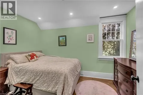 11 Tutela Heights Road Brantford ON N3T 1A2