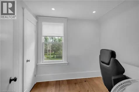 11 Tutela Heights Road Brantford ON N3T 1A2