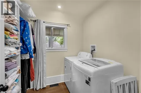 11 Tutela Heights Road Brantford ON N3T 1A2