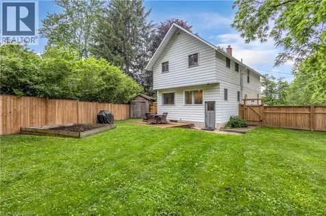 11 Tutela Heights Road Brantford ON N3T 1A2