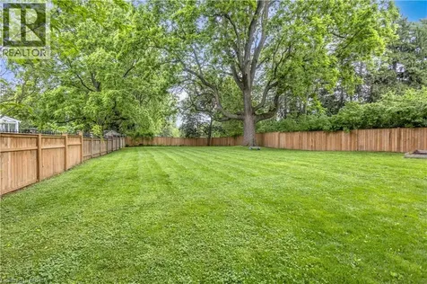 11 Tutela Heights Road Brantford ON N3T 1A2