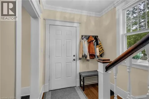 11 Tutela Heights Road Brantford ON N3T 1A2