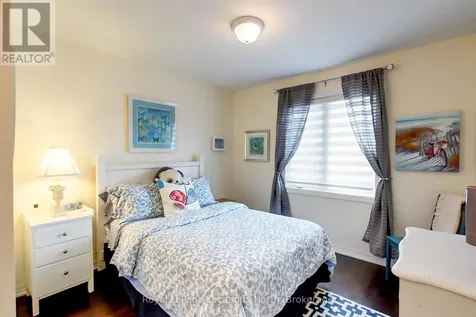 7 Collship Lane Collingwood ON L9Y 0J6