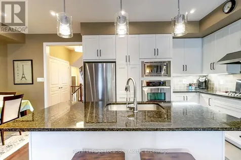 7 Collship Lane Collingwood ON L9Y 0J6