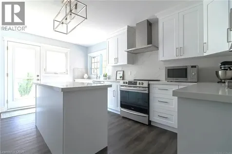 2390 Sinclair Circle Burlington ON L7P 3C3