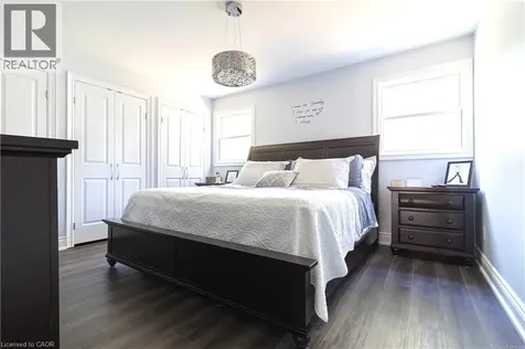 2390 Sinclair Circle Burlington ON L7P 3C3