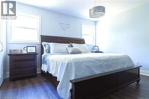 2390 Sinclair Circle Burlington ON L7P 3C3