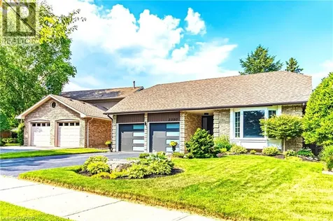 2390 Sinclair Circle Burlington ON L7P 3C3