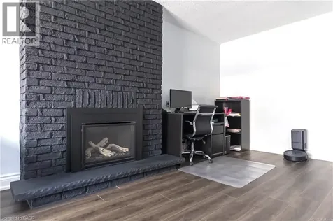 2390 Sinclair Circle Burlington ON L7P 3C3